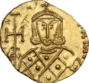 reverse: Constantine V Copronymus with Leo IV (741-775).. AV Solidus, Syracuse mint