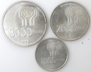 reverse: Argentina. Lotto di 3 pezzi. 3000-2000-1000 Pesos 1978. Ag. 