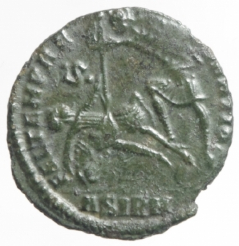 reverse: Impero Romano. Costanzo Gallo. 351-355 d.C. AE 2. Sirmium. D\ Busto a destra dietro la nuca, lettera delta. R/ Imperatore trafigge un soldato nemico caduto da cavallo; nel campo, lettera S tra globetti. RIC VIII, 45. Peso 4,10 gr. Diametro 21,00 mm. BB+.