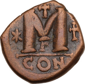 reverse: Justin I (518-527).. AE Follis, Constantinople mint, 522-527
