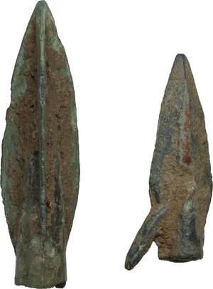 reverse: Lot of 2 bronze arrowheads.  Greek perdiod.  33 mm, 24 mm