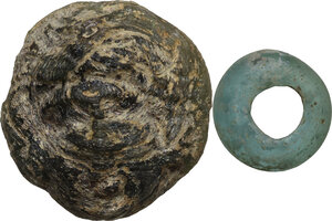 obverse: Lot of 2 glasses: bead and face moulded applique.  Roman period, 1st-3rd century AD.  32 x 29 mm