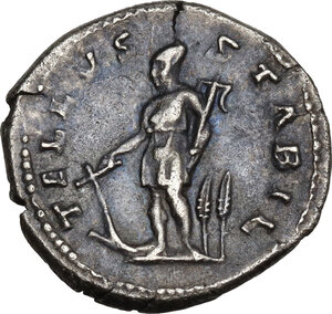 reverse: Hadrian (117-138).. AR Denarius, 133-135