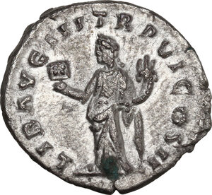 reverse: Lucius Verus (161-169).. AR Denarius, 165-166