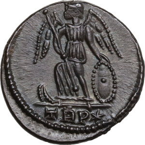 reverse: Constantine I (307-337). Commemorative series.. AE Follis, Treveri mint, 332-3 AD