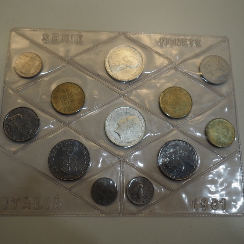 obverse: Divisionale Insolito 1981 di monete a corso legale ma presenta all interno anche la 500 lire in argento del BIMILLENARIO PUBLIO VIRGILIO MARONE