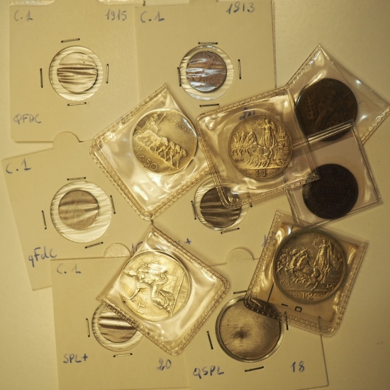 reverse: REGNO D Italia - Lotto di 12 Monete del Periodo compreso 2 lire 1916-1 lira 1913-buono da 1 lira 1928 ed Altre Da Esaminare