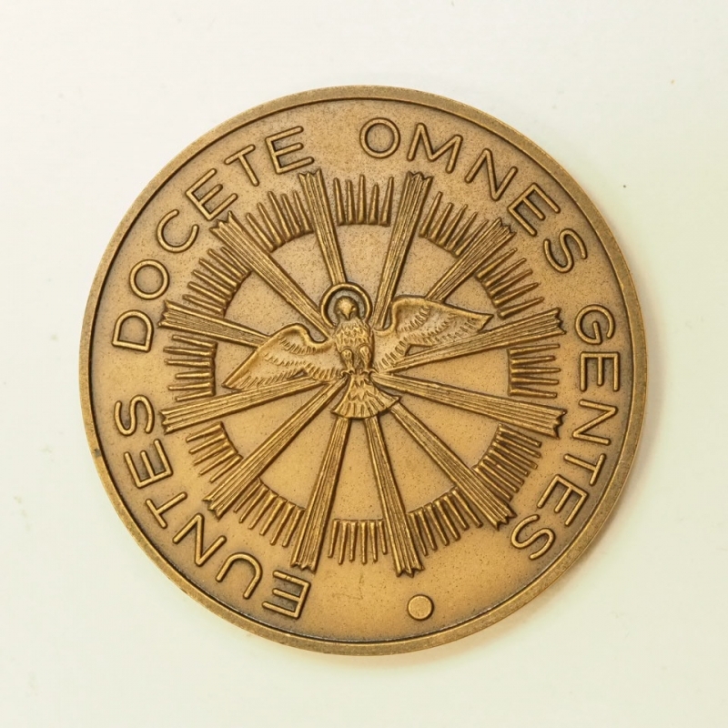 reverse: Vaticano MEdaglia Euntes Docet Omnes Gentes Facente parte di una serie di medaglie realizzate negli anni  70 per celebrare la storia della chiesa. 61.6 Grammi e 50 MM di diametro