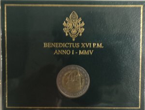 reverse: Vaticano. Benedetto XVI. 2005-2013. 2 Euro 2005 An. I. In Folder. 