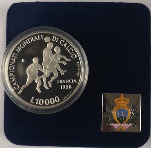 reverse: San Marino. 10.000 Lire 1998. Campionati Mondiali di Calcio Francia 1998. Ag. 