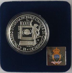 reverse: San Marino. 10.000 Lire 2001. II Congresso Internazionale Camere di Commercio. Seul. Ag. 