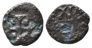 obverse: SALERNO. Ruggero II (1105-1154). Frazione di follaro AE (1,00 g). Croce - RO RX in monogramma. Cappelli 136. qBB