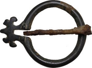 obverse: Bronze buckle with iron pin.  Medieval.  6,5 cm x 5,0 cm