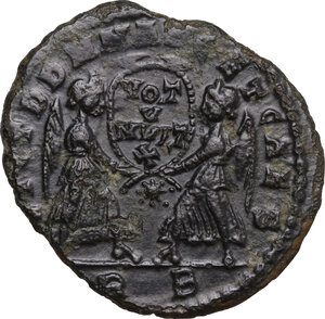 Decentius (351-353). AE Maiorina 23 mm. Rome mint