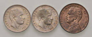 obverse: Savoia. Lotto di tre monete. Vittorio Emanuele III re d’Italia (1900-1946). Lira 1907 AG (2). Da 5 centesimi 1913 CU. Mediamente FDC
