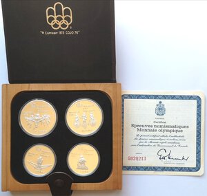 obverse: Canada. Elisabetta II Regnante. Cofanetto con 4 monete. 2 Pezzi da 10 Dollari e 2 pezzi da 5 Dollari 1976. Ag. 