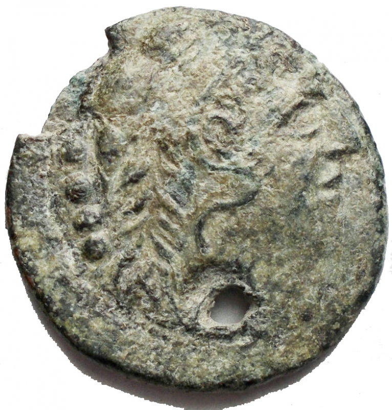 obverse: Apulia, Luceria. Quadrunx, circa 225-217 BC. Obv. Head of Hercules right; behind four pellets. Rev. Quiver, club and bow; HN Italy 679. SNG ANS 704. AE. g 9,5. mm 24,2 x 25,1