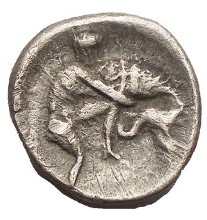 reverse: Mondo Greco - Northern Apulia, Teate. AE Nummus, 225-200 BC. Head of Zeus of Dodona right, wearing oak wreath. / Eagle standing right on thunderbolt; at right, TIATI; in right field, star above N. HN Italy 703. SNG France 1419 var. (no star). SNG Morcom 222 var. (same). AE. 31.95 g. 31.50 mm. RR. Very rare. A superb example. Dark green patina. Good VF.