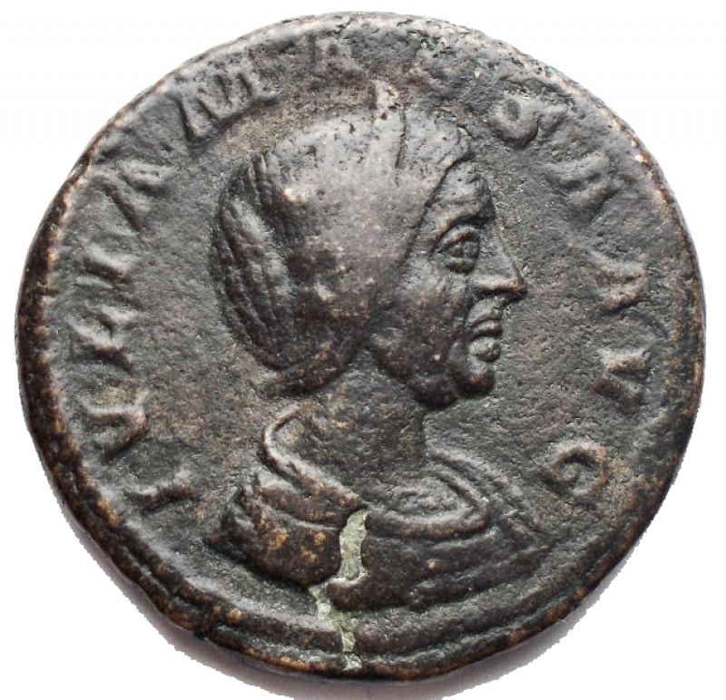 obverse: Julia Maesa Æ As. Rome, AD 220-222. Struck under Elagabalus. IVLIA MAESA AVG, draped bust right / SAECVLI FELICITAS, Felicitas standing left, holding long caduceus and sacrificing out of patera over  altar , S-C , star in field . g 8,05. mm 20,73 Good Very Fine.