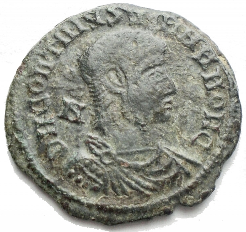 obverse: Monete Barbariche - Interessante Ae imitativo. Periodi di Costanzo II. g 3,5. mm 21,4. BB+. R. Patina verde 