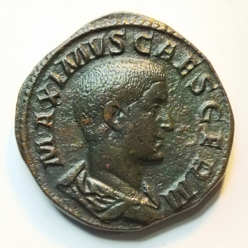 obverse: Massimo Cesare (236-238). Roma. AE Sestertius (32 mm - 22.35 gr). R.\: PRINCIPI IVVENTVTIS. RIC 251a. BB. NC.
