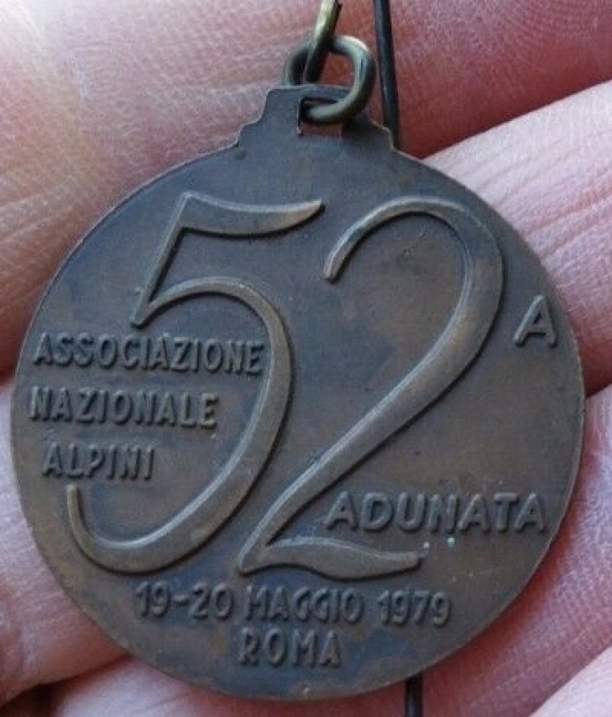 obverse: Roma. 1979. Adunata Alpini. Cu. Ottima conservazione.