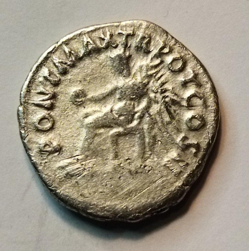 reverse: Traiano (98-117).Roma. AR Denarius (2,97 gr.). R.\: COS II. C. 81. qBB. 



Traiano (98-117).Roma. AR Denarius (2,97 gr.). R.\: COS II. C. 81. qBB. 


