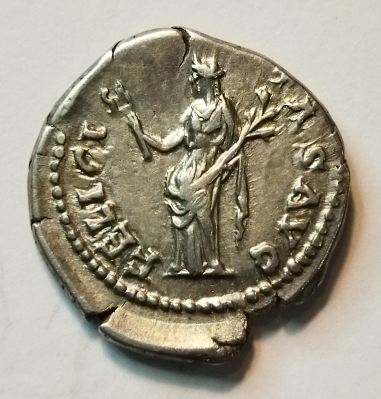 reverse: Adriano (117-138). Roma. AR Denarius (3,42 gr.). R.\: FELICITAS AVG. C.187. BB+. 