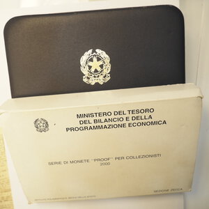 obverse: REPUBBLICA ITALIANA – DIVISIONALE PROOF – ANNO 2000 – DOPPIO ARGENTO  COMPLETA COFANETTO IMPERFETTO