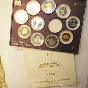 reverse: REPUBBLICA ITALIANA – DIVISIONALE PROOF – ANNO 1985 – MANCA UNA DELLE MONETE IN ARGENTO –