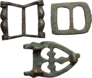 reverse: Lot of 3 bronze bukles.  Europe, middle ages.  3.8 cm, 2.9 cm, 2.6 cm