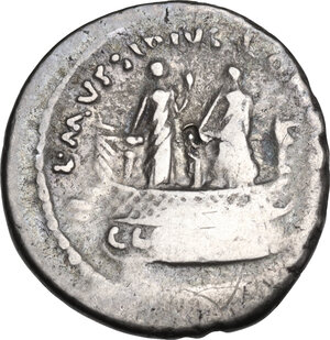 reverse: L. Mussidius Longus. AR Denarius, 42 BC