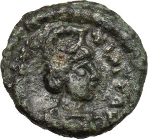 obverse: Maurice Tiberius (582-602). AE Decanummium, Ravenna mint