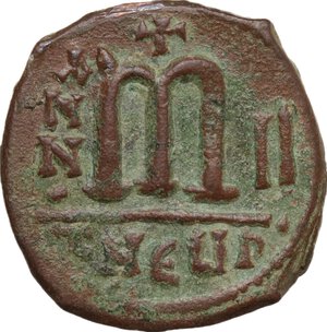 reverse: Phocas with Leontia (602-610). AE Follis, Theoupolis (Antioch) mint