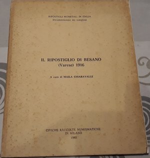 obverse: CHIARAVALLE M- - Il ripostiglio di Besano (varese) 1916. Milano, 1980, pp. 20, ril edit. Ill. b/n nel testo, copertina con fioritura della carta, interno ottimo stato.