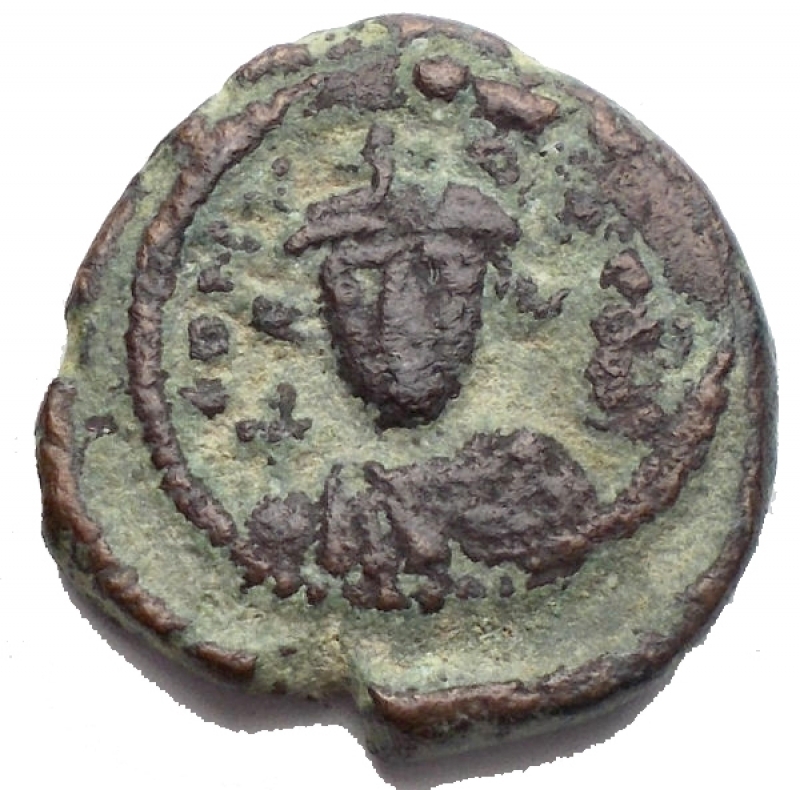 reverse: Impero Bizantino - Constans II, 641 - 668. Decanummus. Carthage. bust of front / cross between V-V g 3,93. mm 17,20. VF
