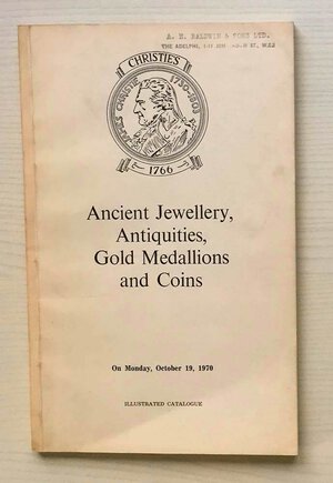 obverse: Christie s London Ancient Jewellery, Classical, Celtic, Egyptian and Western Asiatic Antiquities and an Important Group of Early Byzantine Gold Medallions, Coins and Jewellery. London 19 October 1970. Brossura ed. pp. 66, lotti 202, ill. in b/n. Buono stato.