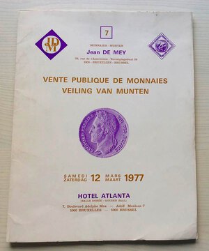 obverse: De Mey J. Auction 7 Vente de Monnaies. Brussel 12 Mars 1977. Brossura ed. pp. 32, lotti 850, tavv. VII in b/n.Con lista prezzi di realizzo. Buono stato