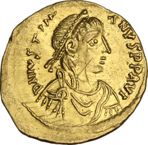 obverse: Justinian I (527-565).. AV Tremissis, Constantinople mint