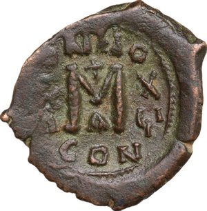 reverse: Heraclius (610-641).. AE Follis, Constantinople mint
