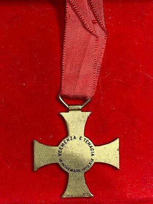 reverse: Croce commemorativa dell 11^ Armata sul Fronte Greco Albanese 16 novembre 1940/XIX (41 mm.)