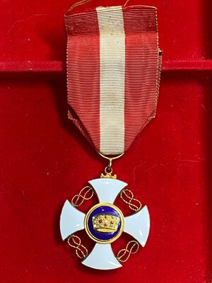 reverse: REGNO D’ITALIA. Ordine della corona d Italia, decorazione da Cavaliere di 5a classe in oro e smalti. (smalti integri)