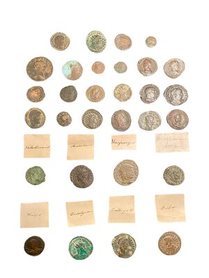 obverse: IMPERO ROMANO - Lotto di 30 monete in bronzo del III-V sec. d.C.