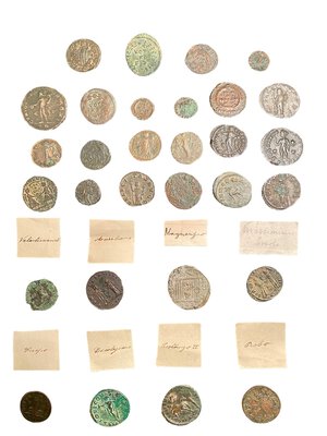 reverse: IMPERO ROMANO - Lotto di 30 monete in bronzo del III-V sec. d.C.
