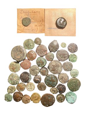 obverse: Lotto di 40 monete in bronzo del mondo greco e magno greco