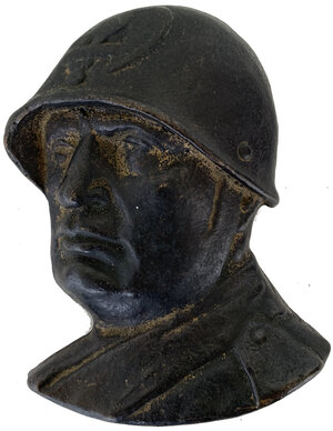 obverse: Benito Mussolini (1883-1945).. Profilo bronzeo del Duce con elmetto