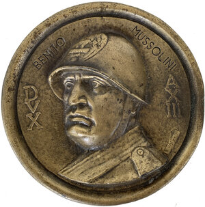 obverse: Benito Mussolini (1883-1945).. Grade placca tonda A. XIII