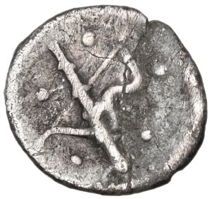 reverse: Southern Apulia, Tarentum. AR Obol - Pentonkion, c. 425/20-380 BC