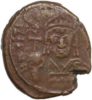obverse: Maurice Tiberius (582-602).. AE Half Follis, Carthage mint