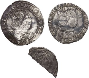 obverse: Napoli.  Ferdinando I d Aragona (1458-1494). Lotto di due (2) coronati. In lotto anche un coronato spezzato (volontariamente) a metà